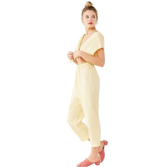 URBAN OUTFITTERS Linen Front Tie / Cut Out Jumpsuit in Soft Yellow Size Small - Picture 1 of 7